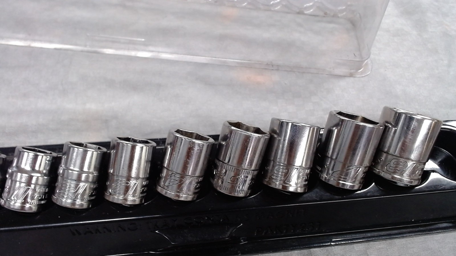 Snap On 3/8″ Drive 15pc Metric 6Pt Socket Set 8mm To 18mm Set YFSM