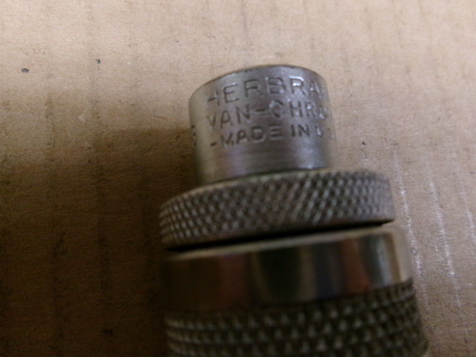 Herbrand Van-Chrome 3/8″ Drive Reversible Ratchet Adapter No J-8