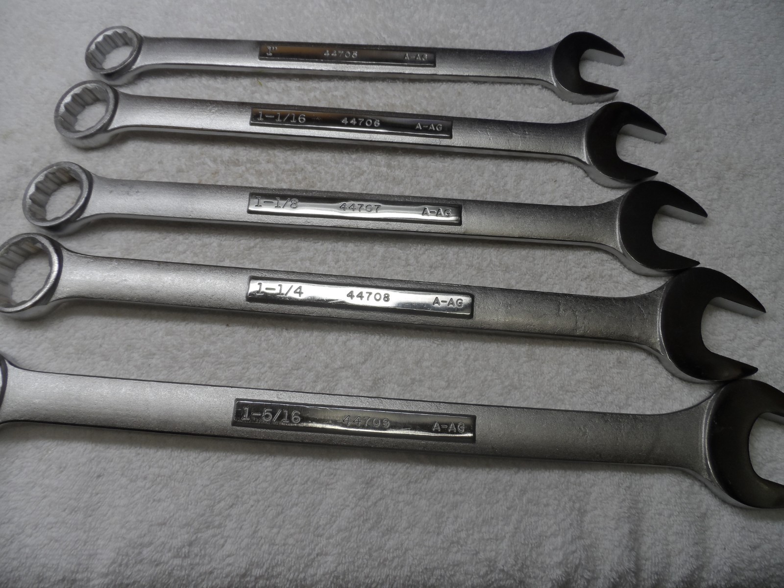 Craftsman SAE Combination Wrench Set, 12 pt, 1″ to 1-5/16″ – 5 pcs (A-AG)