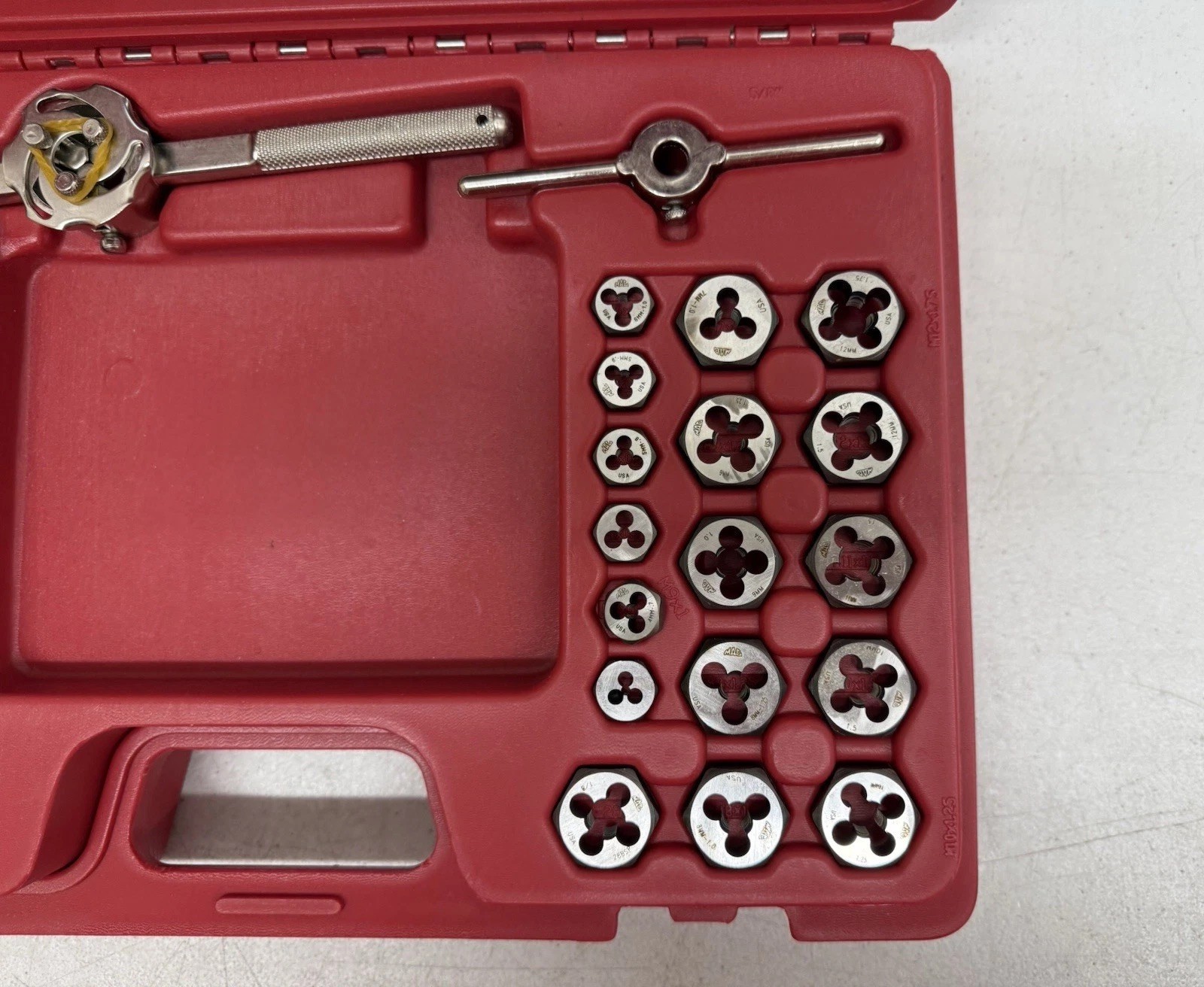 MAC Tools TD76COMBOS-US 76-PC SAE & Metric Tap and Hex Die Set. Retails for $545