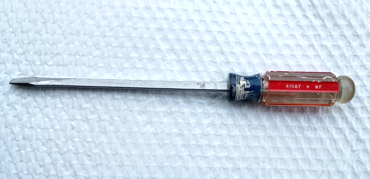 CRAFTSMAN TOOLS USA 41587, SCREWDRIVER, 5/16″ FLAT/SLOTTED BLADE, 11.5″ LONG.