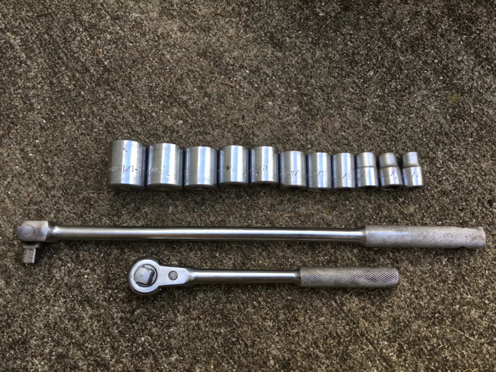 VTG Thorsen 13 Piece 1/2″ Drive SAE Socket Set Ratchet-Breaker Bar-Sockets