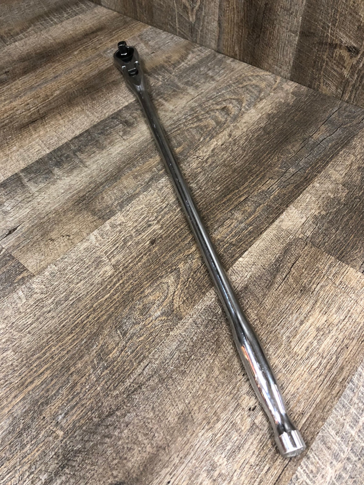 Matco Tools 1/2″ Dr 25-5/8″ Eighty8 Tooth Locking Flex Ratchet Chrome CFR248LF