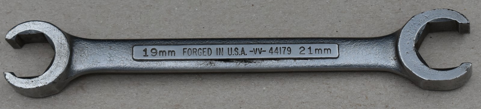 CRAFTSMAN TOOLS -VV- 44179, 19MM x 21MM METRIC, FLARE NUT LINE WRENCH