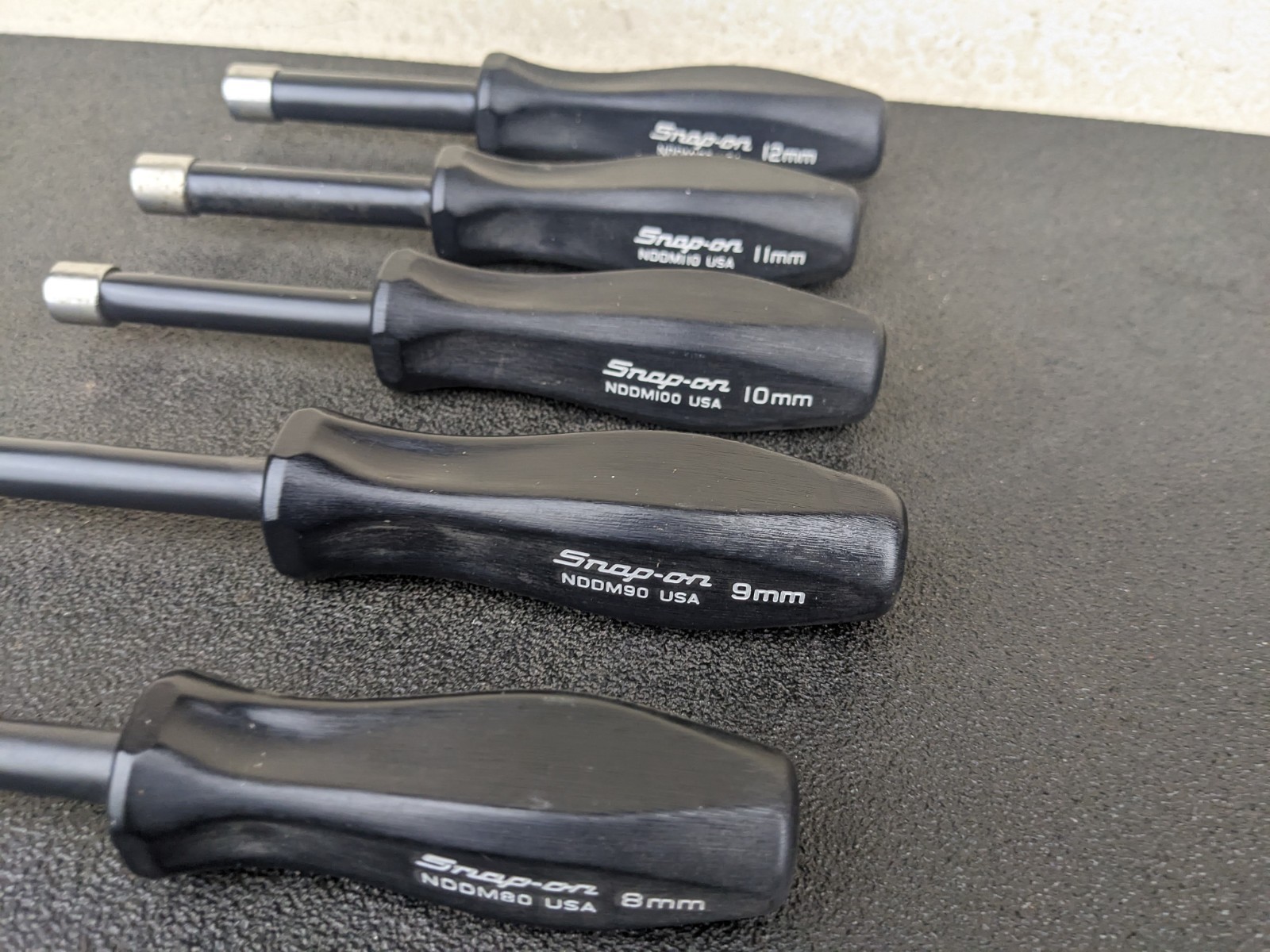 #bo023 Snap On Tools 7PC METRIC 6PT BLACK HARD INSULATED NUT DRIVER SET 6-12MM