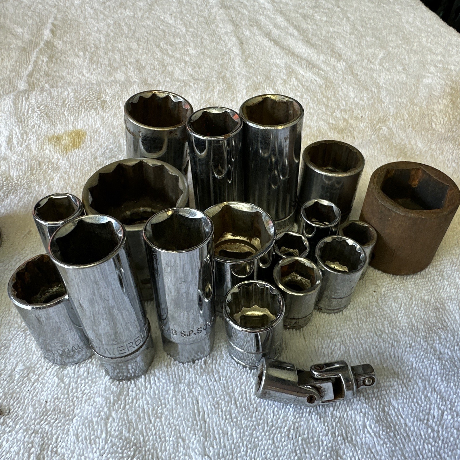Lot Of Assorted Sockets Husky Williams Powerbuilt Challenger