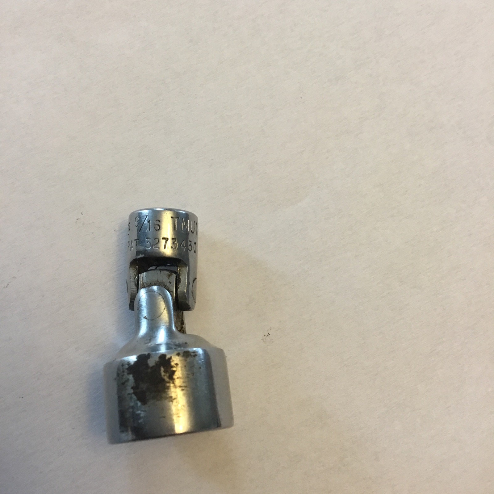 Snap-on Tools USA 1/4″ Drive 9/16″ SAE Chrome 12 PT Swivel Socket TMU181 Used