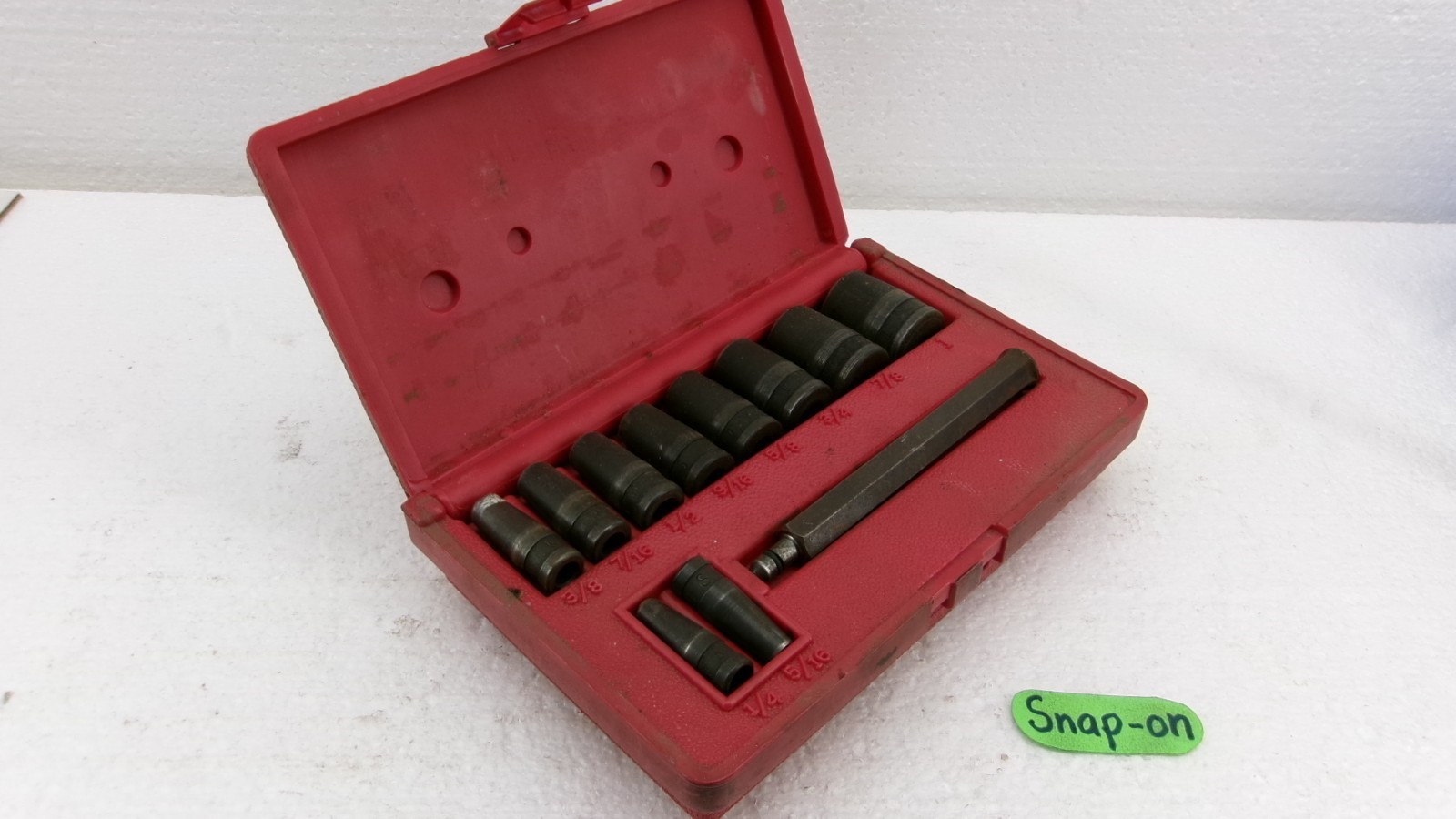 Blue Point tools PGH8A 11 Piece SAE Gasket Punch Set 1/4″ to 1″