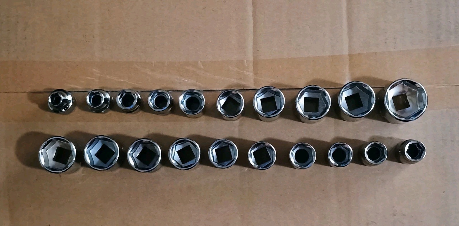 CRAFTSMAN 20 Piece SAE and METRIC 6 Point Socket Set For 3/8″ Inch Drive