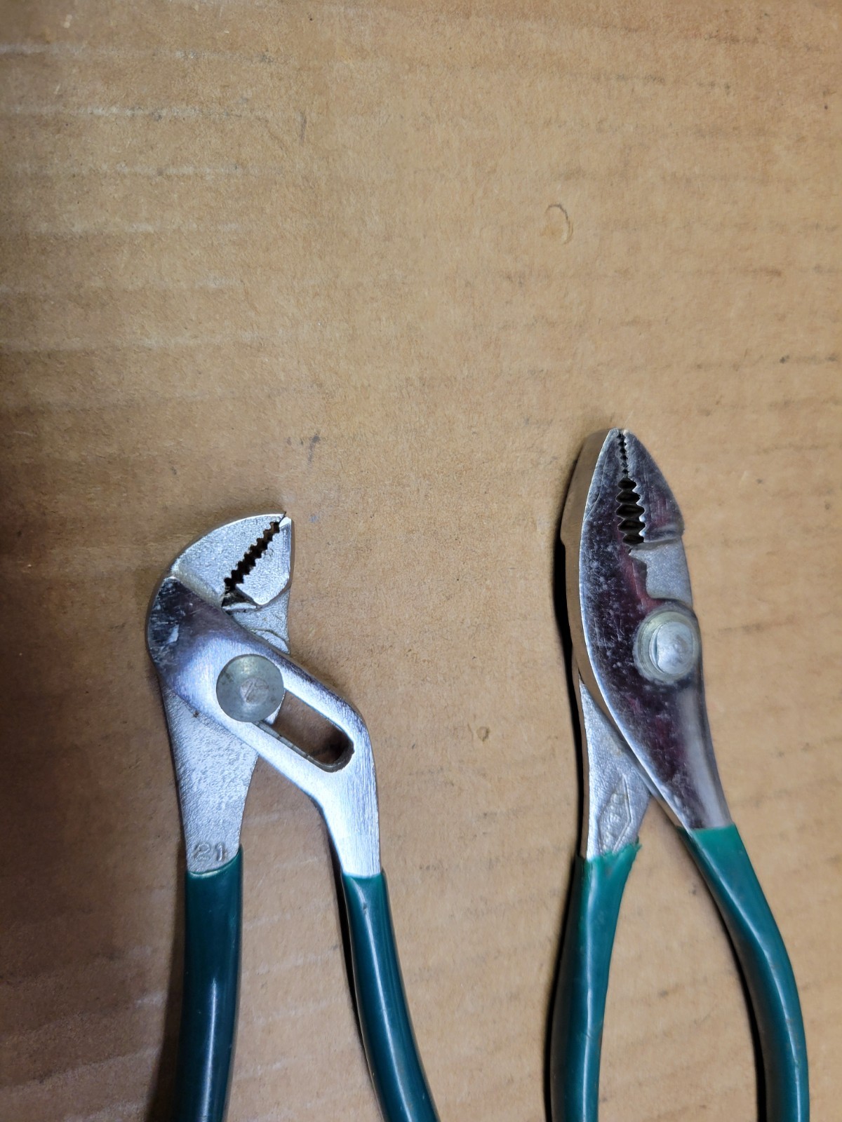 Diamond Tool & Horseshoe Green Handle 2-Piece Mine Pliers Set K14 + HL14