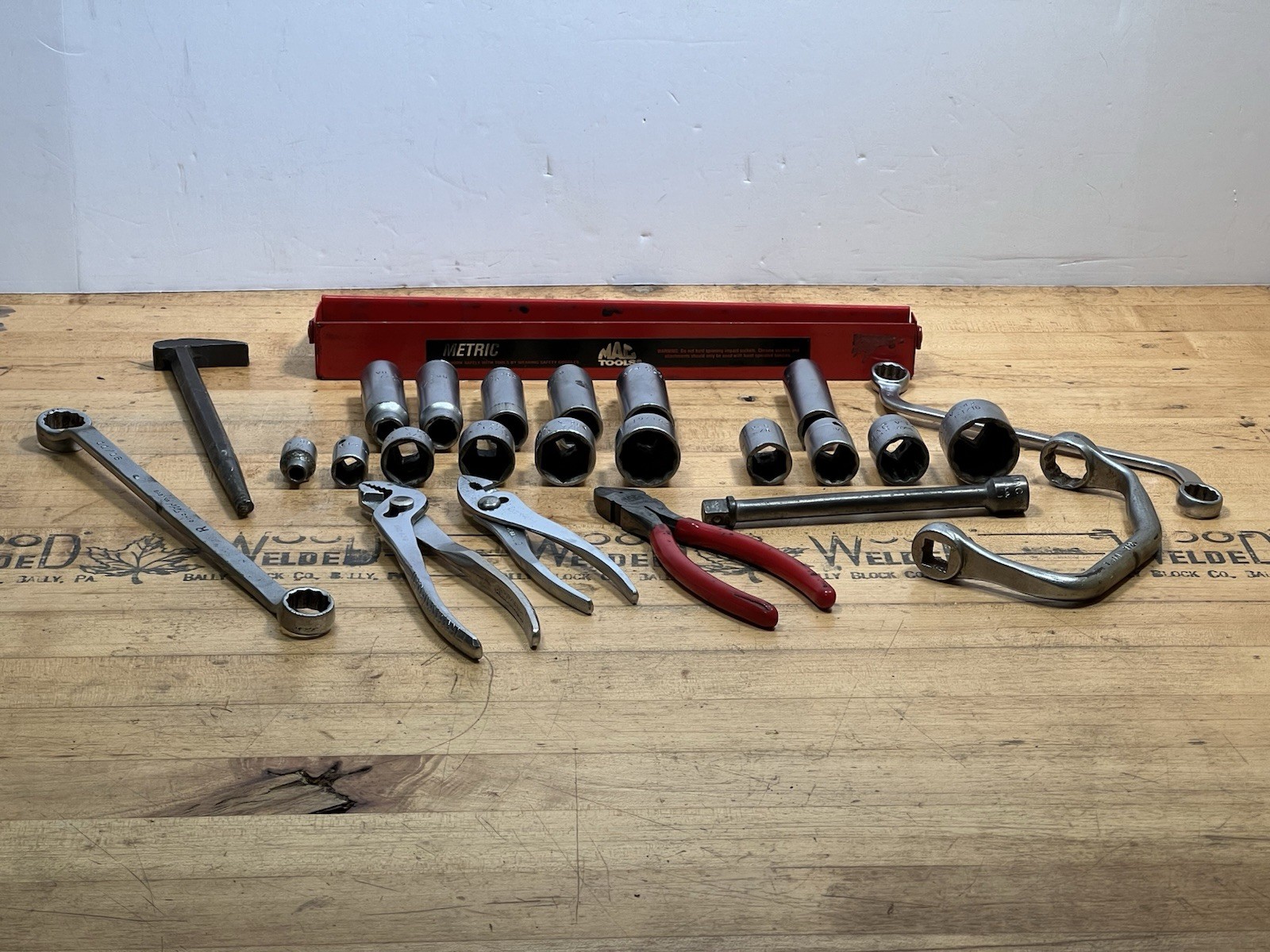 Lot of 25 pc. MAC Tools – Wrenches, Sockets Pliers, Pry Bar, Socket Rack – USA