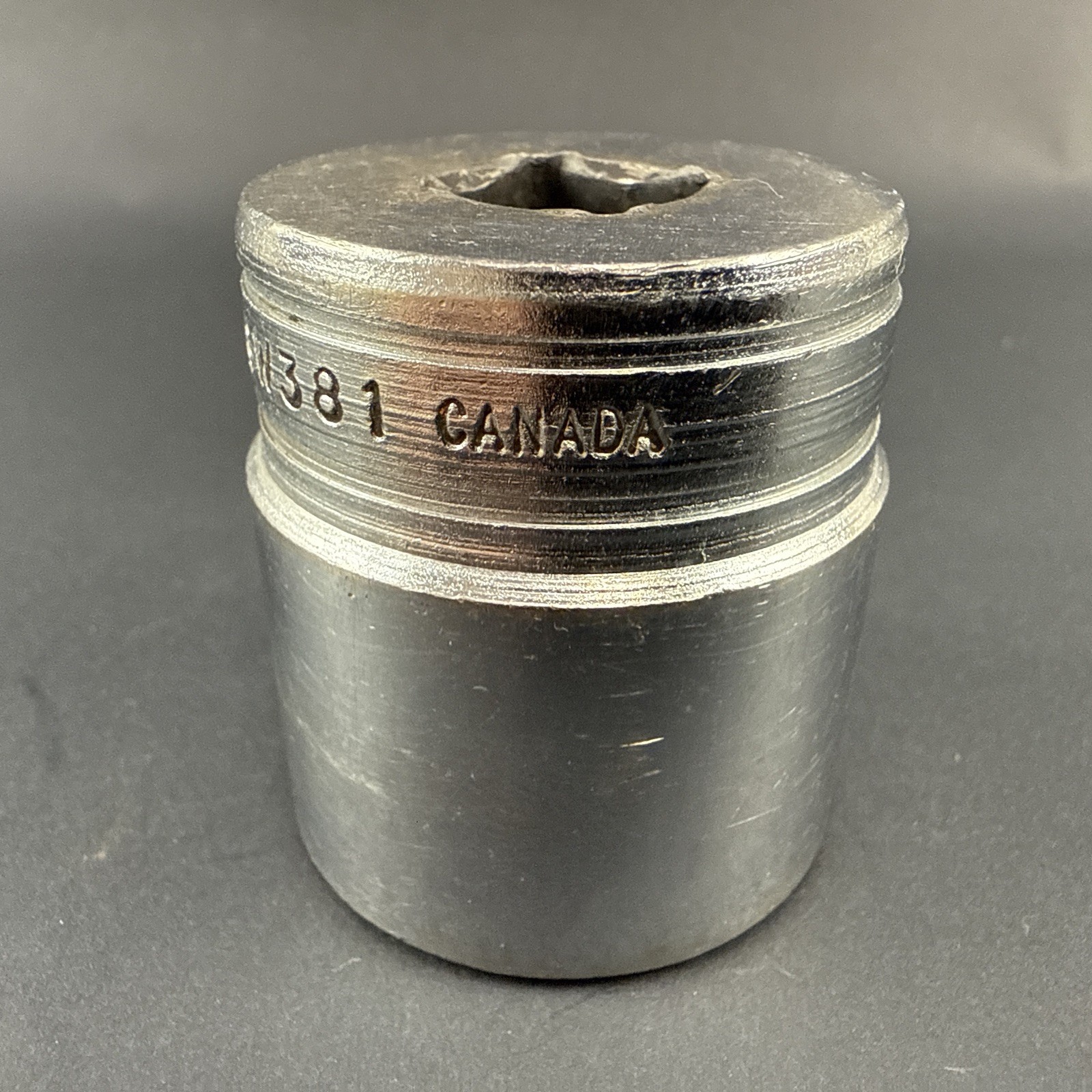 Snap On SW381 1/2″ Drive 12 Point 1-3/16″ Shallow Socket
