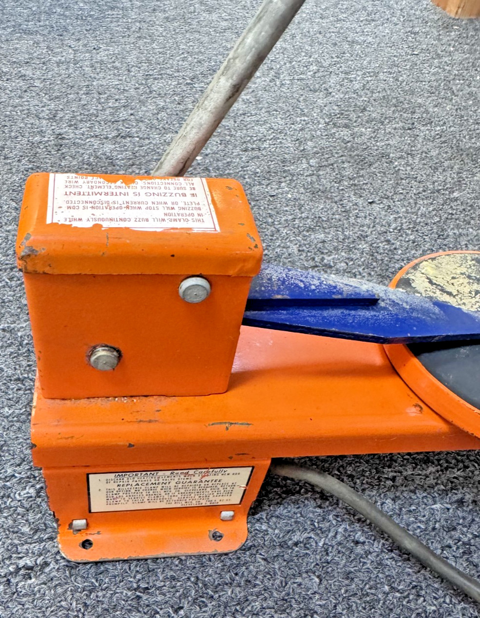 CLAMP FOR DILLECTRIC, DILL MFG. U.S.A, PART NO. 6685, TIRE TUBE PATCH, UNTESTED