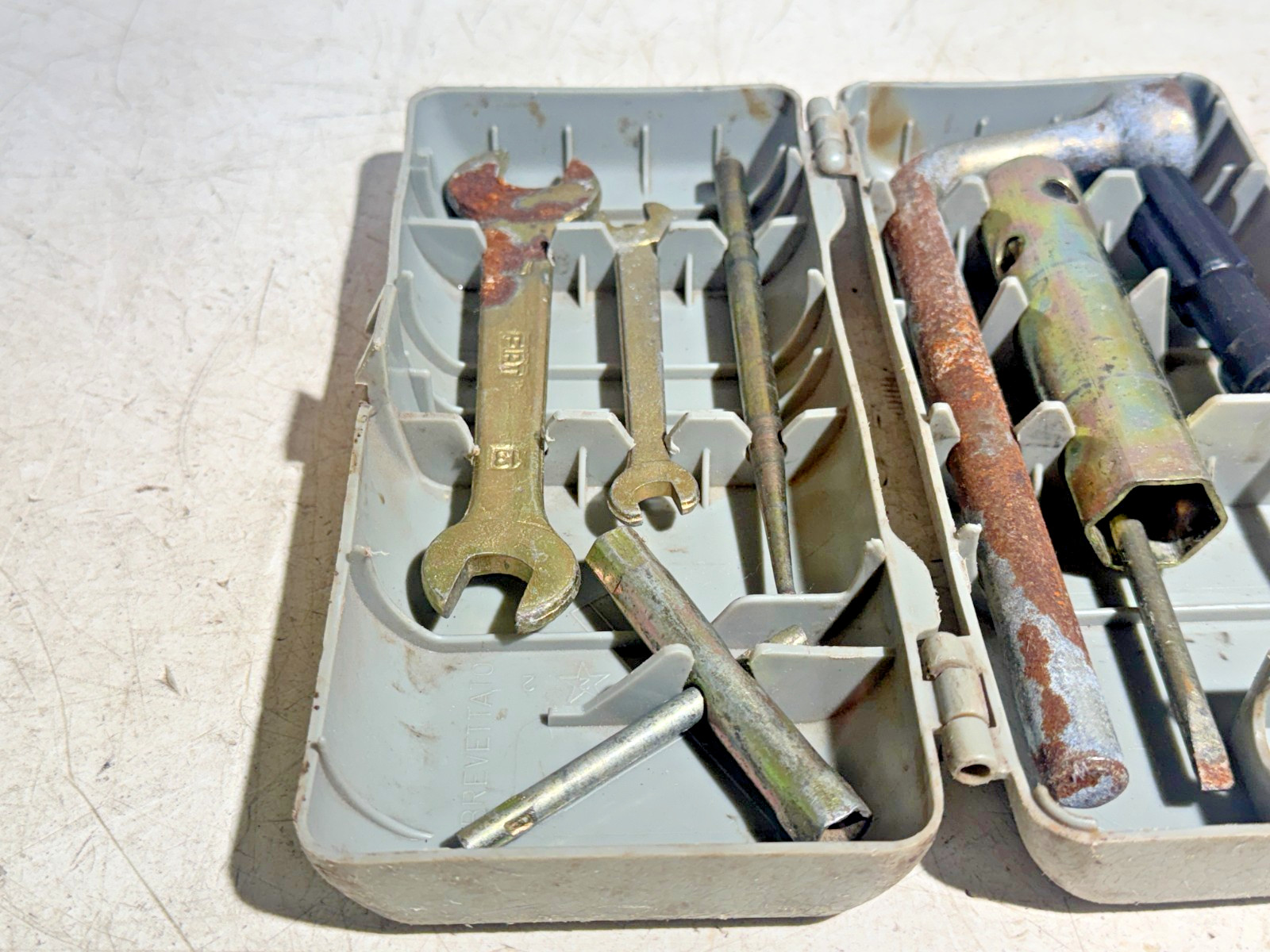 Vintage Fiat 500 600 850 124 127 128 Tool Kit Set – missing 1 tool