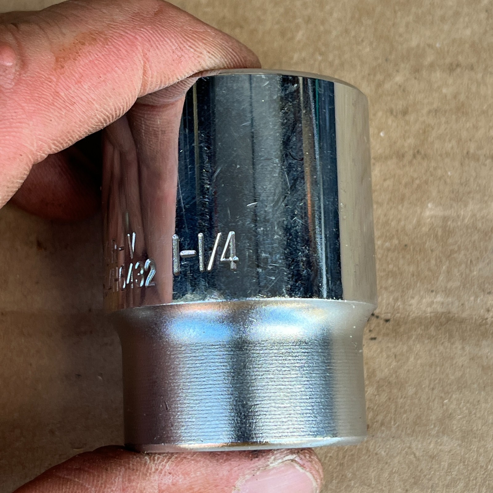 Jonnesway Tools 1-1/4″ Shallow Chrome 3/4″ Drive 12pt Socket SO4H6432