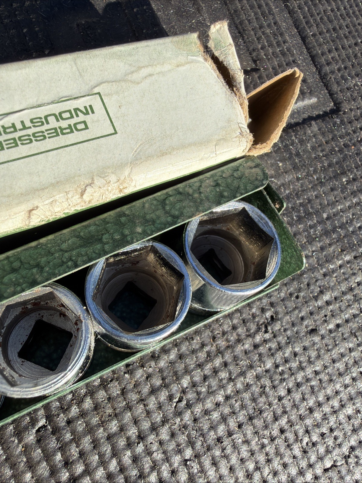 Rare SK Dresser Tools “No. 13” Socket Set Metric 3/8” 13pcs W Metal Tray 7-19mm