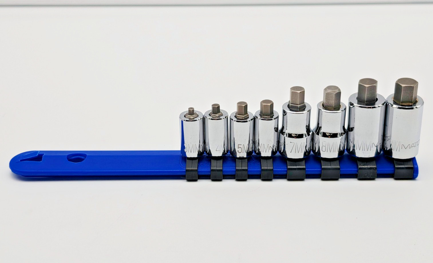 MATCO Tools SABXYSM8R 8 Piece Stubby Hex Socket Set 1/4″-3/8″ Drive 3-10MM