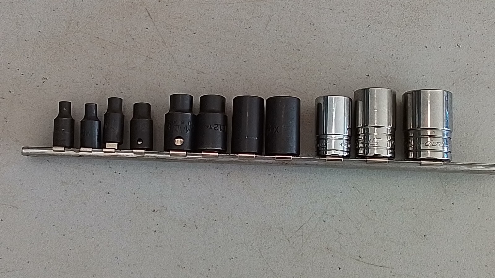 SNAP ON&MAC METRIC 11 PI. INVERTED TORX SOCKET SET E4,5,6,8,10,12,14,16,18,20,24