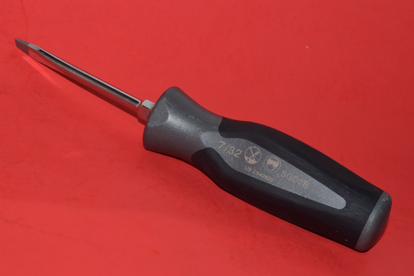 NEW Snap-On Standard 7/32″ Instinct Soft Grip 7″ Long Dark Titanium Screwdriver