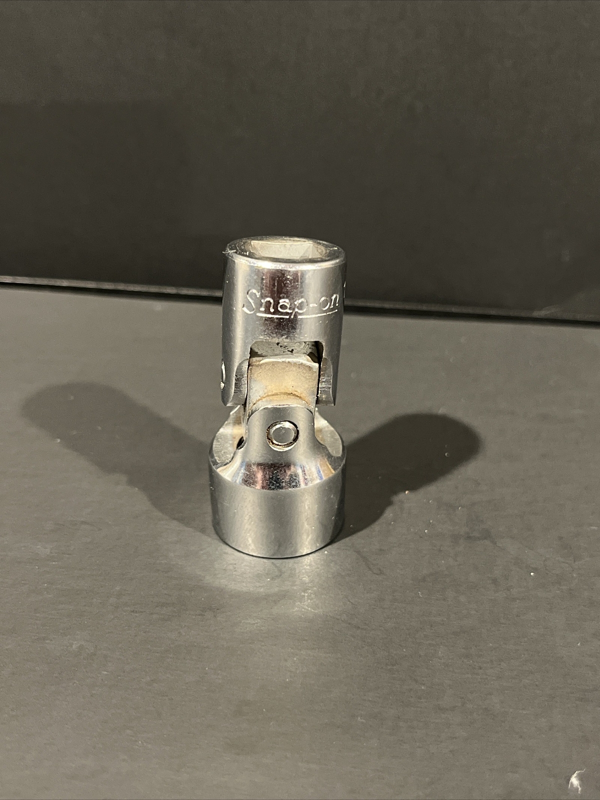 Snap-on Tools USA 3/8″ Drive 11/16″ 12pt Swivel Socket FVU22 Universal SAE
