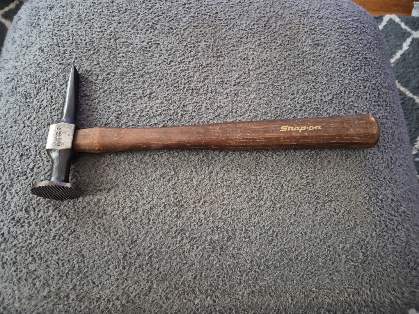 Snap On BF613B Wood Handle Auto Body Round Face Cross Peen Shrinking Hammer MINT
