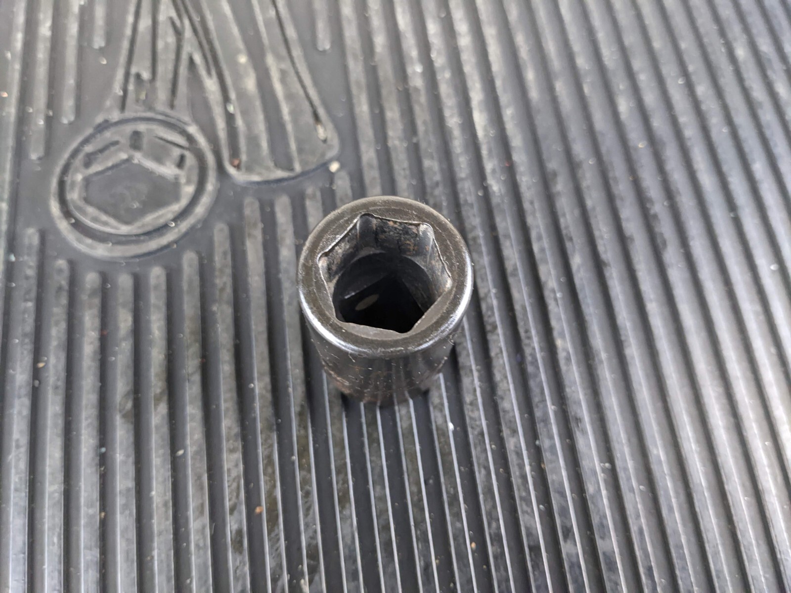 #ar277 Snap-on Tools IML220 1/2″ Drive 11/16″ 6 Point Shallow Impact Socket SAE