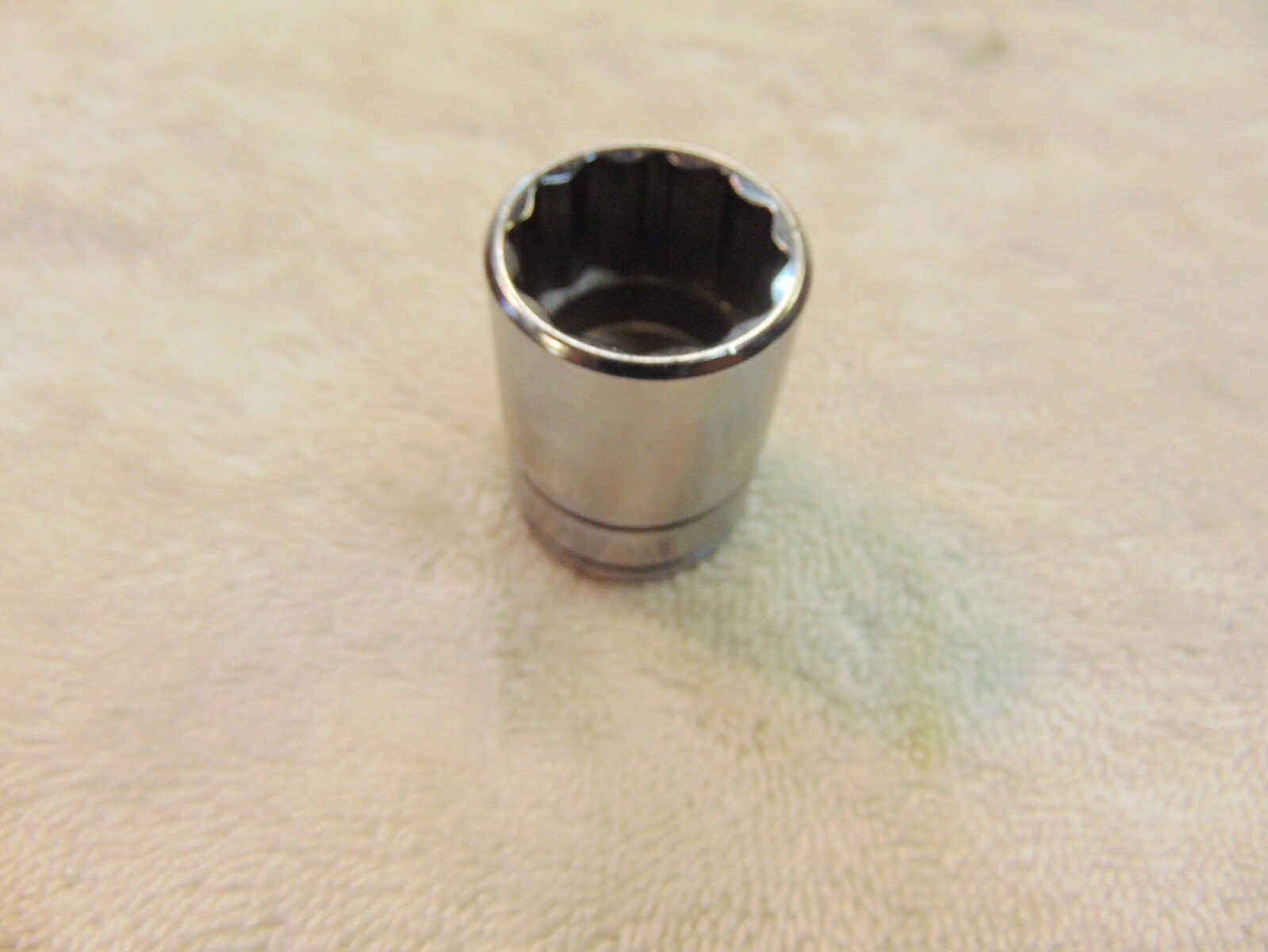 Snap-on 1/2″ Drive SAE 13/16″ Flank Drive 12-Point Shallow Socket SW261 NEW tool