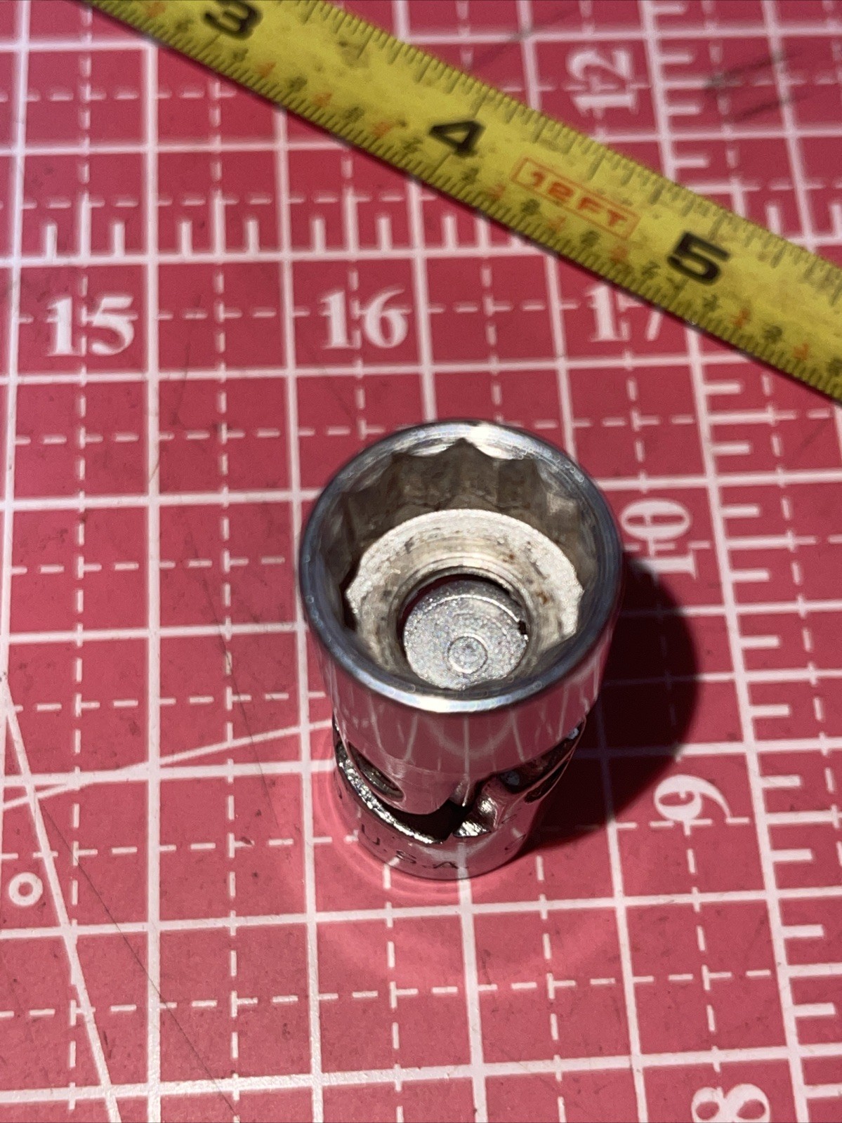Easco USA 722018 9/16 in SAE 3/8 Drive Swivel wobble 12 point Socket