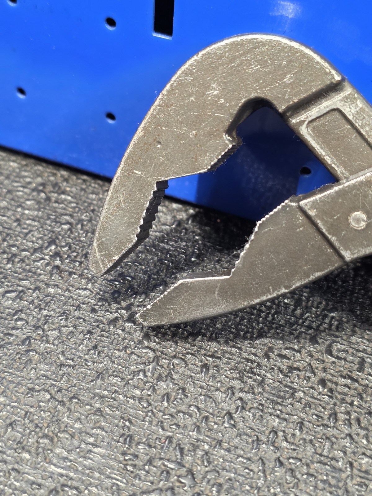 Blue-Point Tools AP12 12″ Adjustable Joint Pliers Red