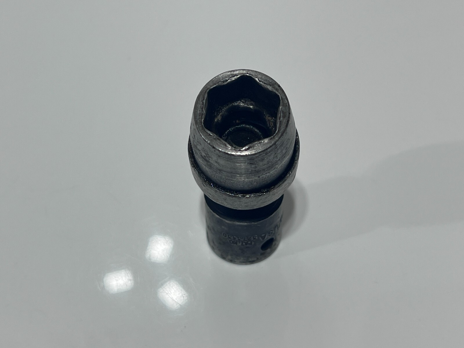Snap-On Tools USA IMB220D SAE 11/16″ Swivel Universal Impact Socket – 1/2″ Drive
