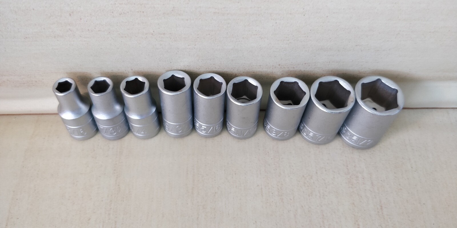9 Pieces — Standard Socket Set — 3/16 through to 1/2 — 1/4″ Drive -6 Point
