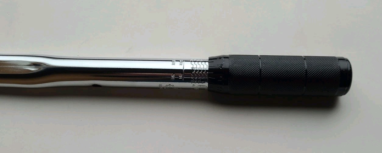 Ram Tools 1/2 Drive Ratcheting Head Micrometer Torque Wrench 10-150 Ft Lbs