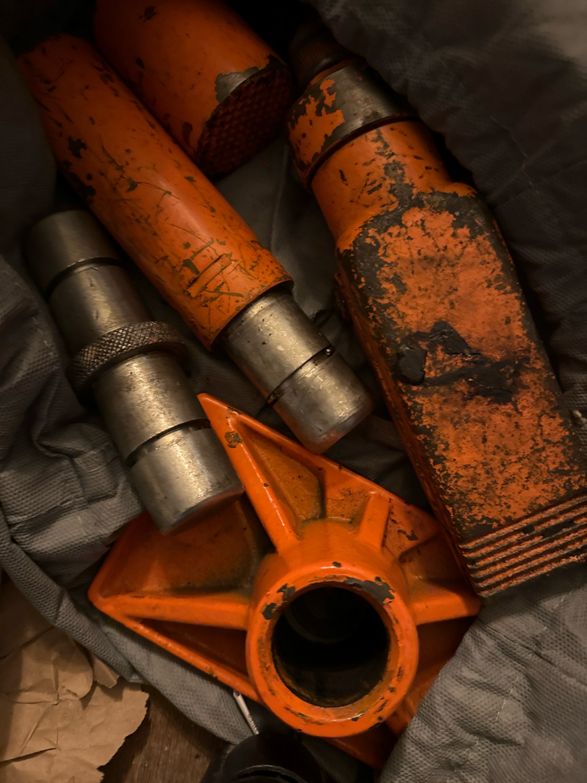 Unknown Brand But VTG Attachments to 10-ton Hydraulic Ram 18lbs Good Shape