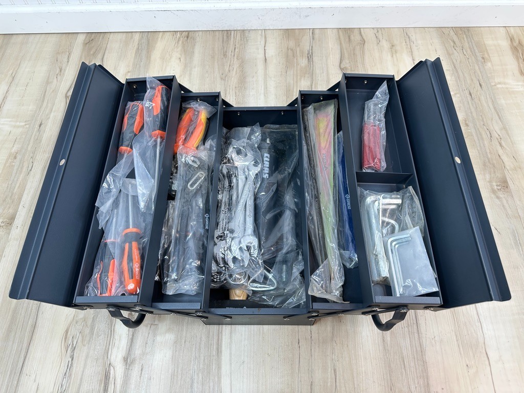 Claas / Groz **NEW** PROMO TOOL BOX KIT w/GREASE GUN
