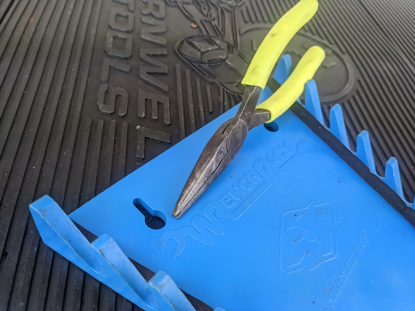 #az165 Snap-on Tools USA HI-VIZ 6″ Soft Grip Needle Nose Pliers 95ACFHV