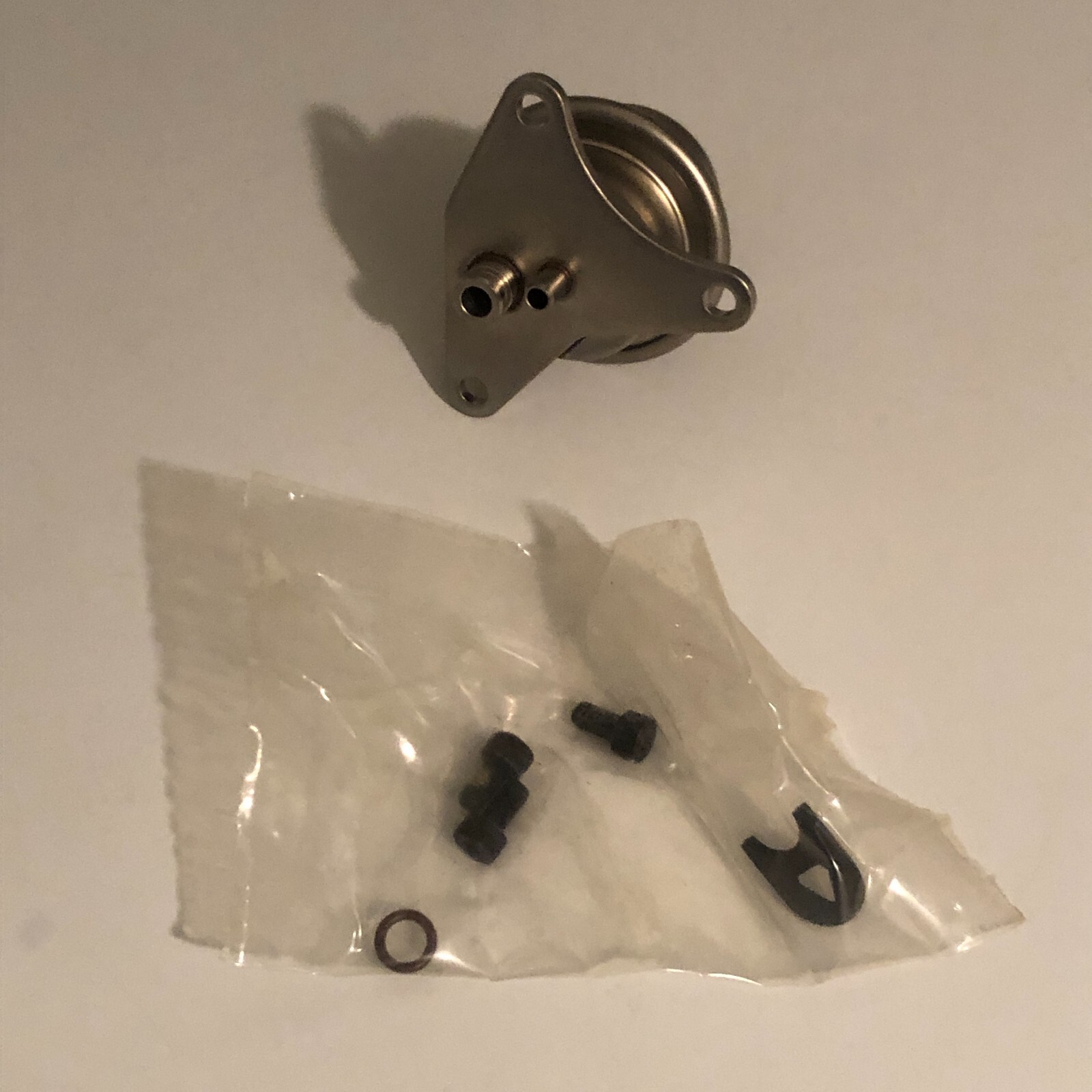 NOS Genuine OEM Ford F4TE-9C968-AA Fuel Pressure Regulator Kit ~ 4.9L ~ 2.3L