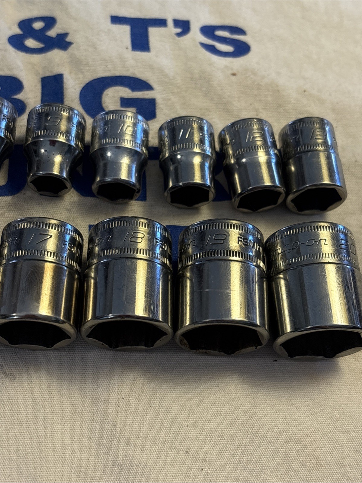 Snap-on Tools USA 3/8″ Drive 15pc Metric Shallow 6pt Socket BONUS Set 215FSMY