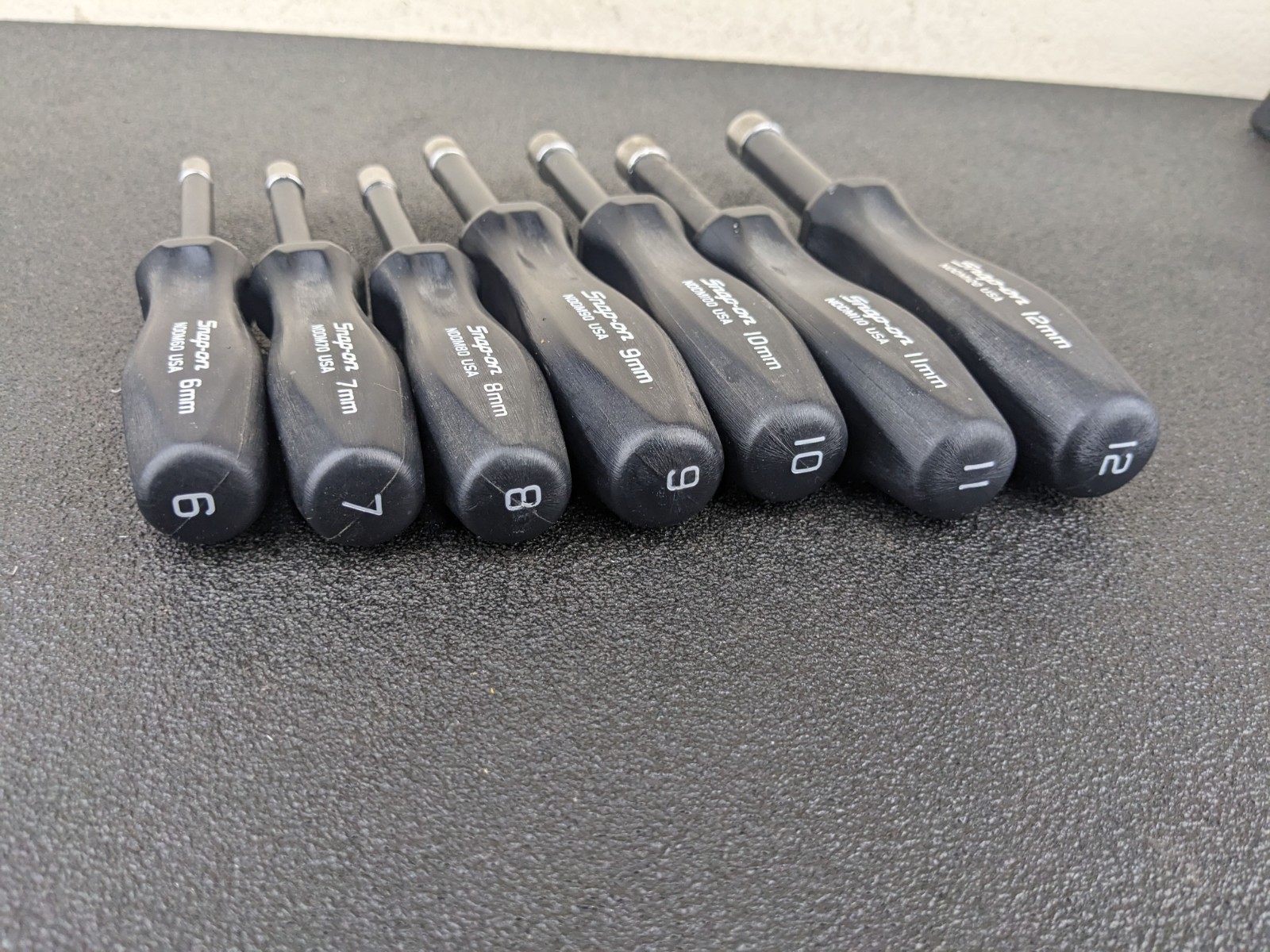 #bo023 Snap On Tools 7PC METRIC 6PT BLACK HARD INSULATED NUT DRIVER SET 6-12MM