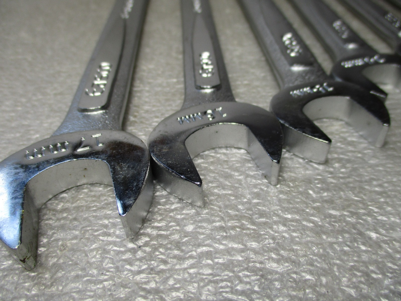 Easco Complete 11 Pc Metric Wrench Set w/Original Yellow Pouch 8-17mm Excellent