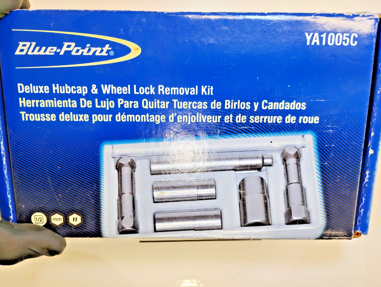 Blue Point TOOLS YA1005 Deluxe Wheel Lock and Hub Cap Removal Set