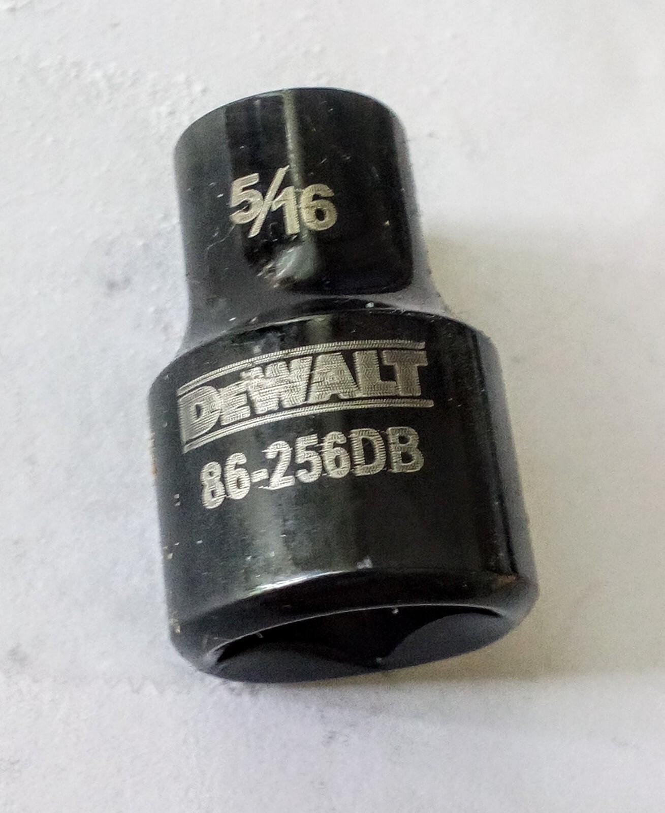 DeWalt 5/16″ x 3/8 » Dr Black Chrome Socket – 86-256DB – 6 Pt Free Shipping