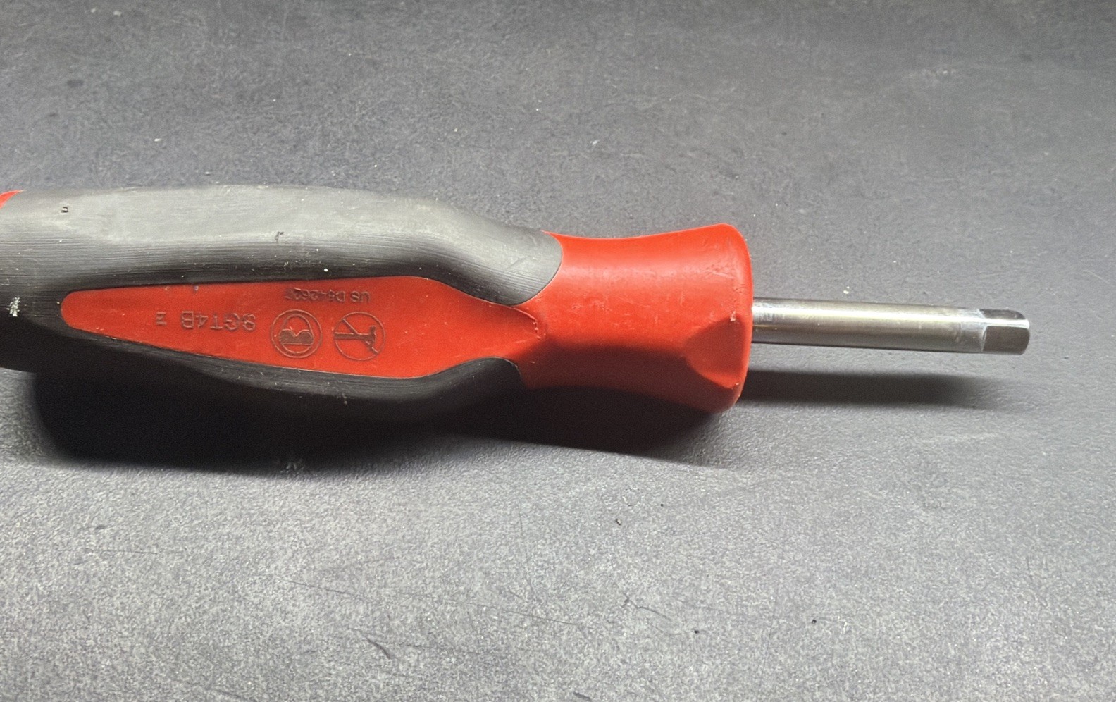 Snap-on Tools USA RED 1/4″ Drive Soft Grip Standard Shank Driver SGT4B