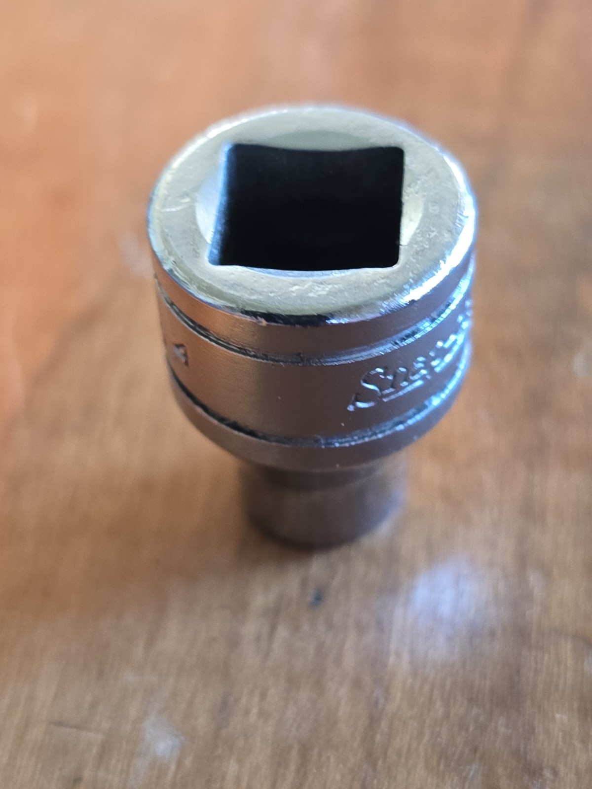 Snap-On F081 3/8″ drive 12-point shallow 1/4″ socket – excellent condition 1984