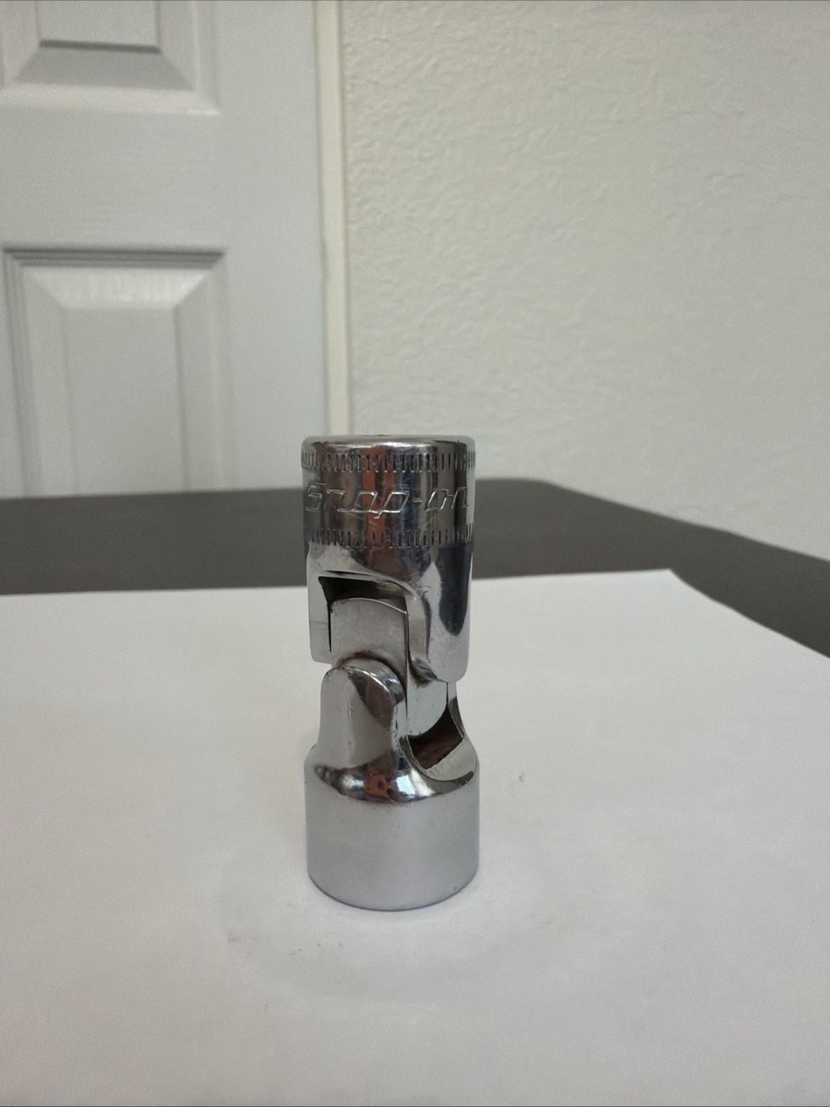 Snap-on tools USA 14mm metric 3/8″ drive 6 point Swivel Socket FSUM14