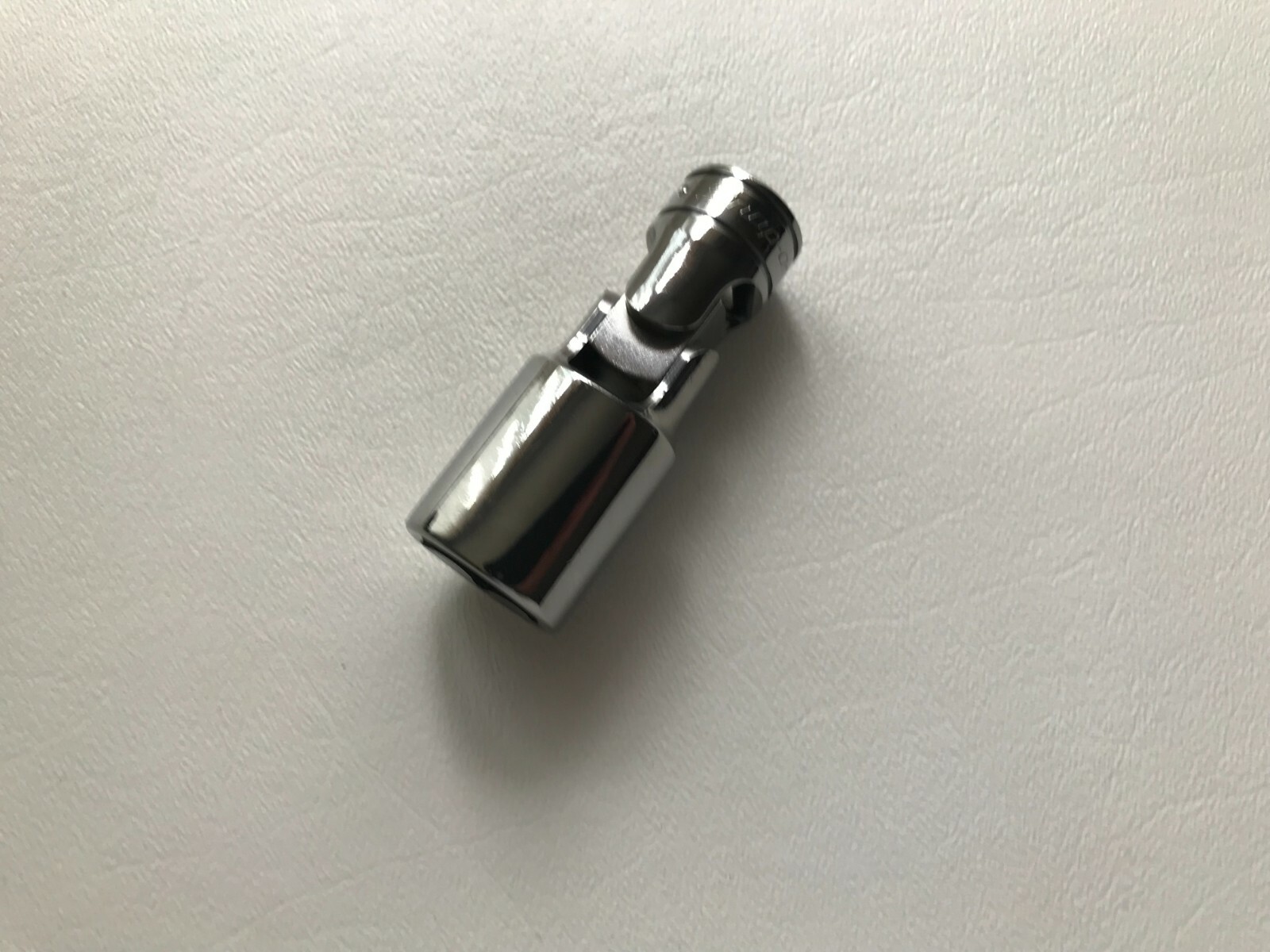 Snap-On Tools USA *NEW* 3/8″ Drive 11/16″ SAE Deep Chrome Swivel Socket FSU22
