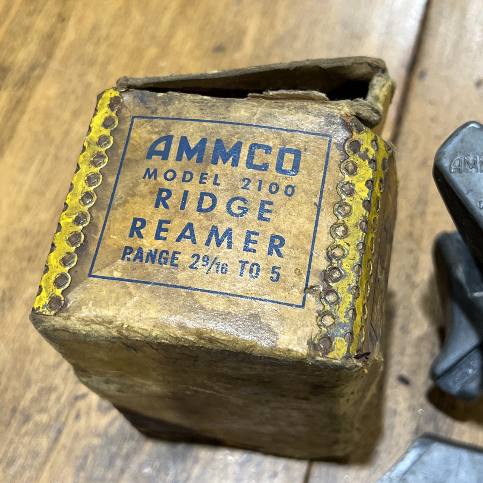 Ammco Model 2100 Ridge Reamer 2 9/16 to 5 inch w/ Box & Papers