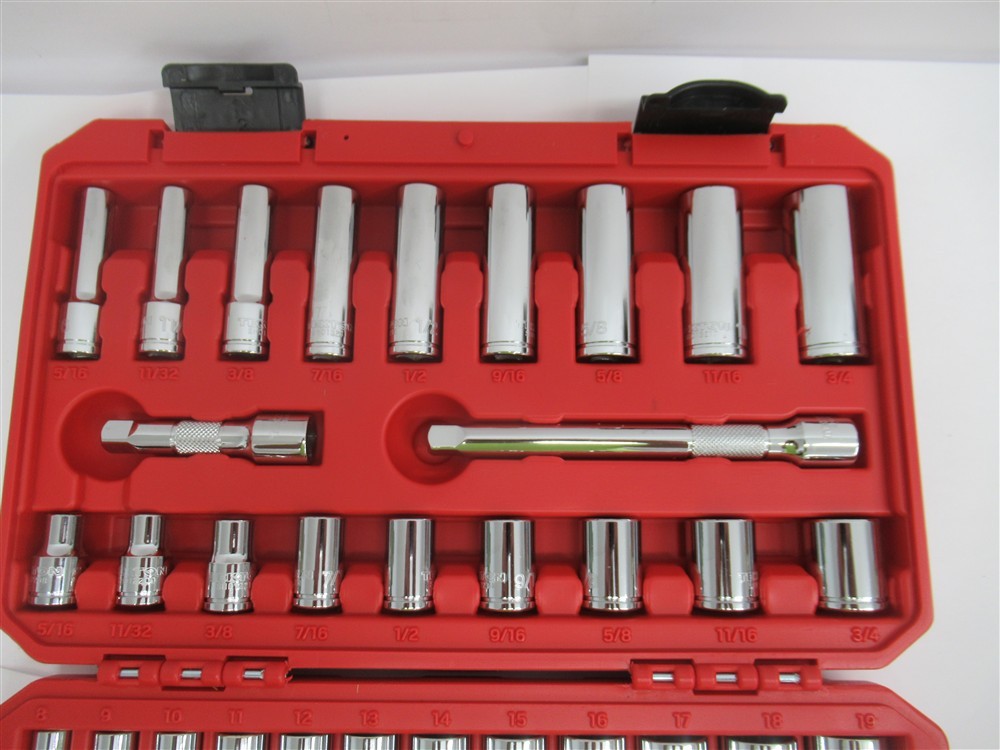 Tekton SKT15301, 46 Piece Socket Set, 3/8″ Drive, SAE & Metric