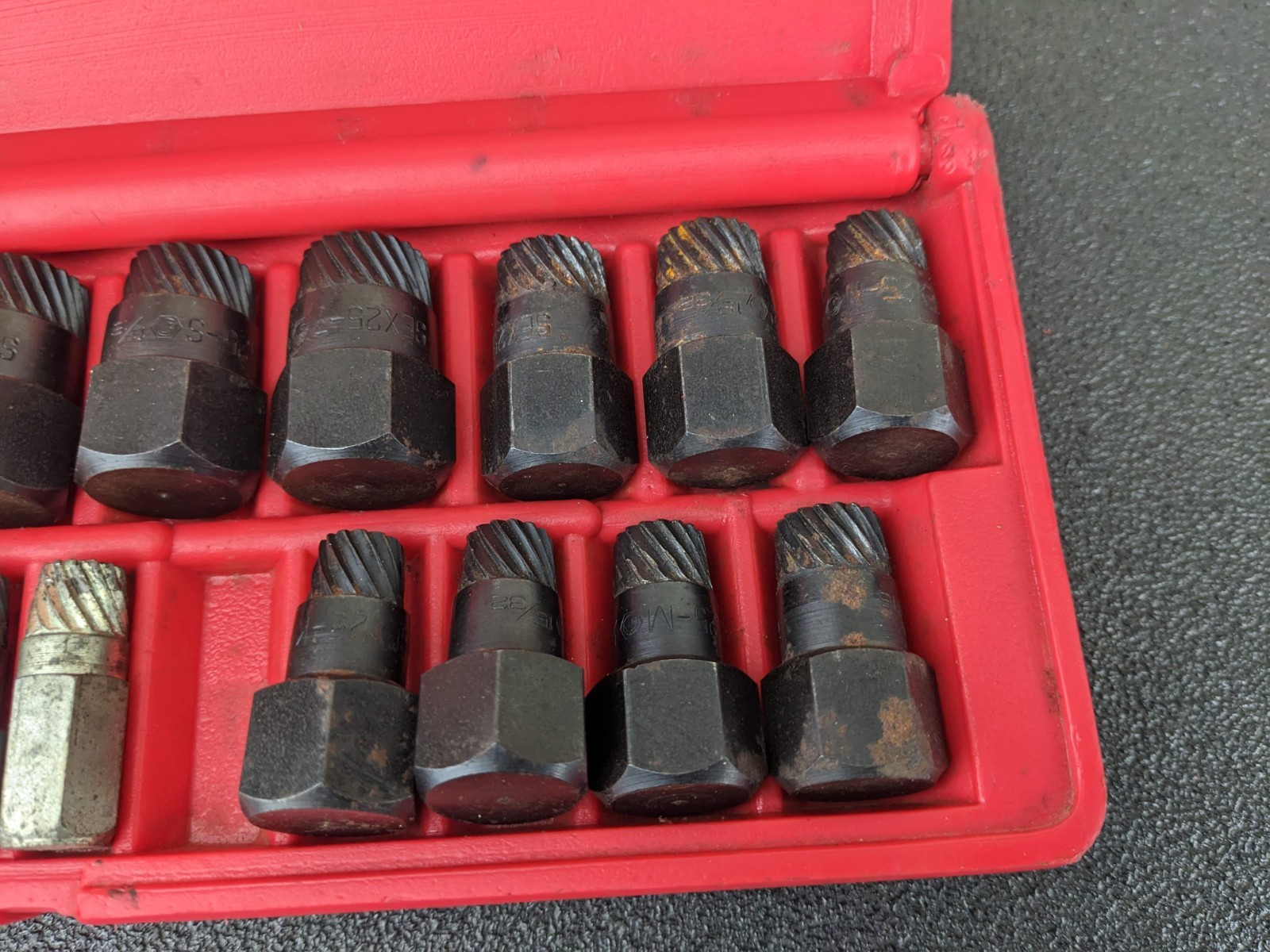 #bp376 Matco Tools SEXS25 hexagonal head multi spline screw extractor set