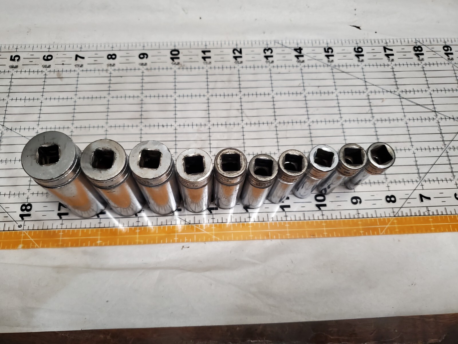 Snap On 211SFSY USA 1/4″ – 7/8″ 3/8″ Dr 10 Pc Deep Socket Set