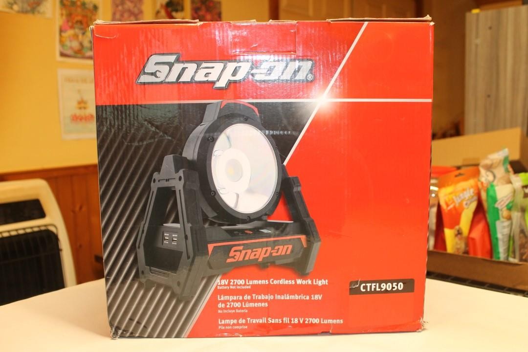 Snap-on CTFL9050 18V 2700 Lumens Cordless Work Light – Black NEW ^